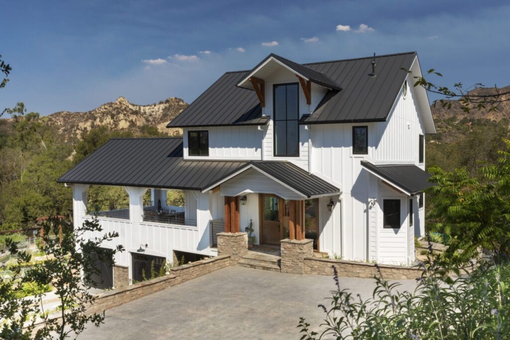 Modern-California-Farmhouse-Exterior-scaled-e1682016288387